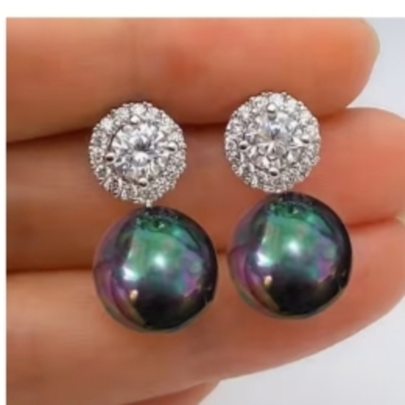White Rhodium Black Pearl Earrings - Picture 2 of 2